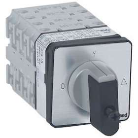Commutateur moteur 3P - démarreur 1 vitesse - PR 17 - 8 contacts - fixation vis|Legrand-LEG027515